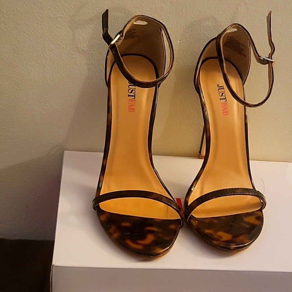 Heel tortoise print sandal